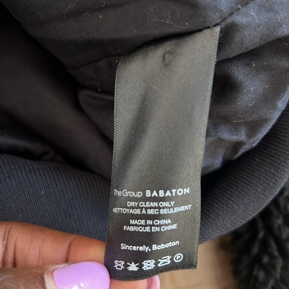 Aritzia Black Fleece Jacket - Picture 8 of 12